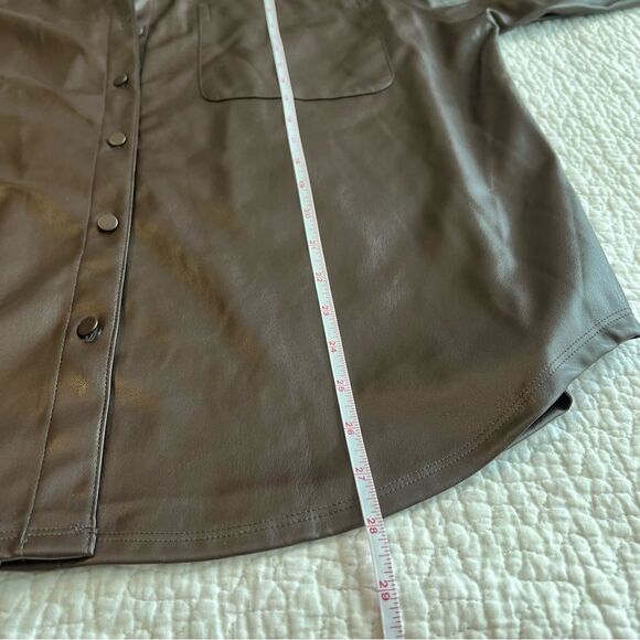 ✨ A New Day Brown Faux Leather Button Up Top Medium - Picture 10 of 10